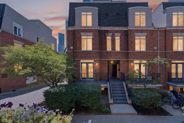 415 Jarvis Street 206, Toronto, ON M4Y 3C1 - Sale - C13548232
