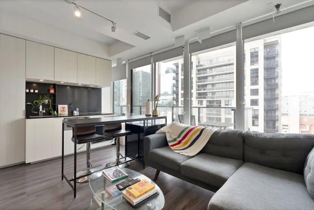 77 Shuter Street 2501, Toronto, ON M5B 0B8 - Sale - C13563802