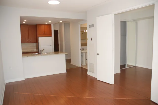 85 Bloor Street E 913, Toronto, ON M4W 3Y1 - Rent - C13613888