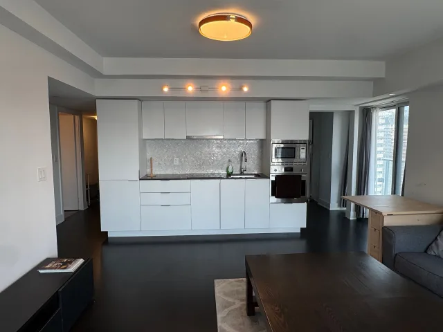 955 Bay Street 2107, Toronto, ON M5S 2A2 - Rent - C13614300