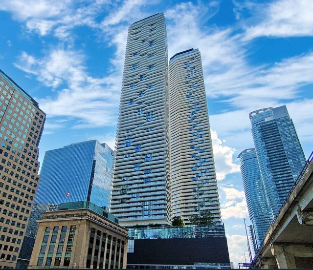 100 Harbour Street 6002, Toronto, ON M5J 2T5 - Rent - C13614628