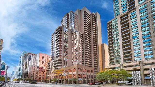 736 Bay Street 2103, Toronto, ON M5G 2M4 - Rent - C13615178