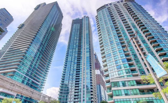 33 Bay Street 4805, Toronto, ON M5J 2Z3 - Rent - C13623538