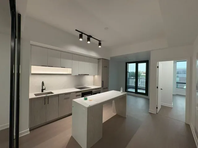 89 Montclair Avenue 817, Toronto, ON M5P 0B1 - Rent - C13627858