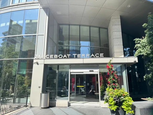 21 Iceboat Terrace 329, Toronto, ON M5V 4A9 - Rent - C13627944