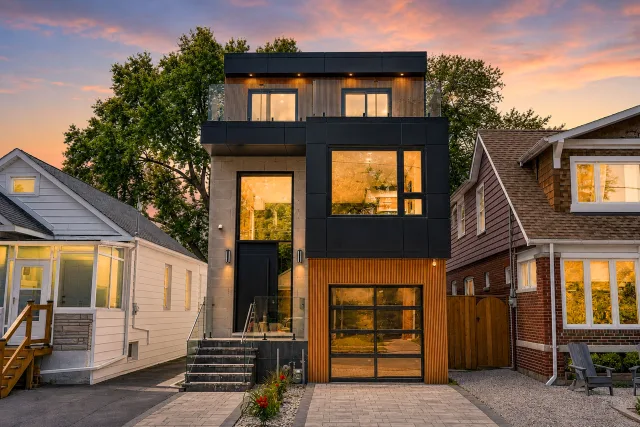 570 Main Street, Toronto, ON M4C 4Y4 - Sale - E13609160