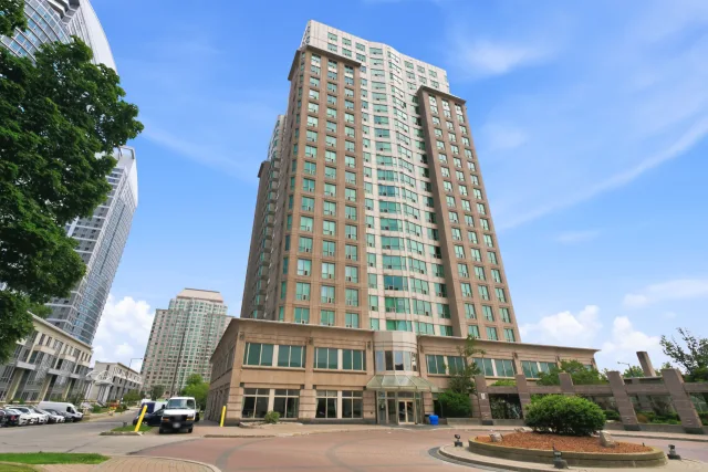 8 Lee Centre Drive 913, Toronto, ON M1H 3H8 - Sale - E13613736