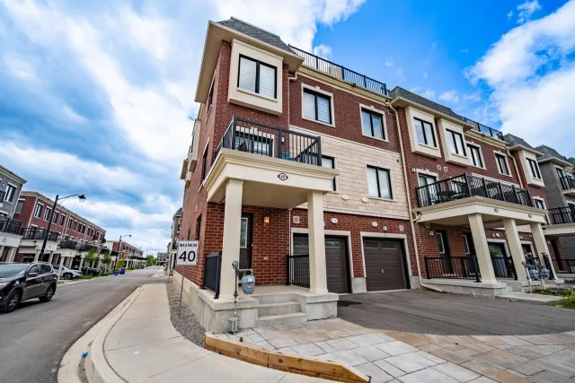 40 Covington Crescent, Whitchurch-Stouffville, ON L4A 4W8 - Sale - N13606654