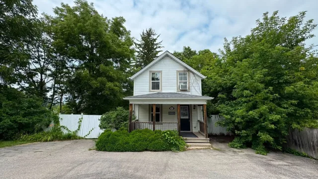 741 Gorham Street, Newmarket, ON L3Y 1L7 - Rent - N13623358
