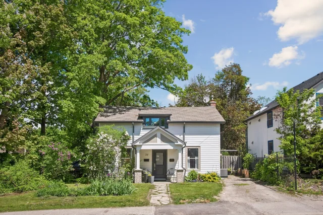 37 Arnold Crescent, Richmond Hill, ON L4C 3R6 - Sale - N13623994