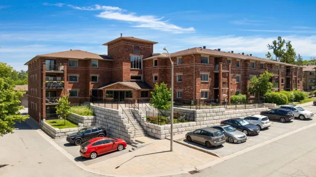 1 Quail Crescent 103, Barrie, ON L4N 6W9 - Sale - S13612598