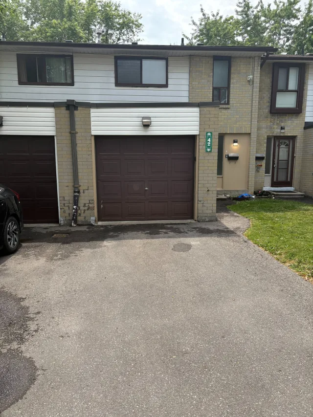 42 Fleetwood Crescent, Brampton, ON L6T 2E5 - Sale - W13601200