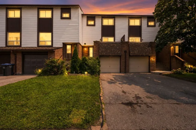 1221 Dundix Road 132, Mississauga, ON L4Y 3Y9 - Sale - W13613154