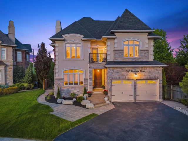 962 Fredonia Drive UPPER, Mississauga, ON L5C 2W4 - Rent - W13625304