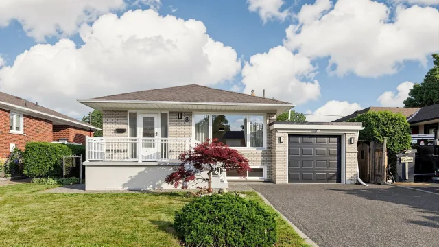 8 Summerfield Crescent, Toronto, ON M9M 3X3 - Rent - W13627106