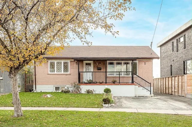 7208 Hermitage Road, Mississauga, ON L4T 2S4 - Sale - W13627432