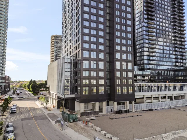 395 Square One Drive 3810, Mississauga, ON L5B 0P6 - Rent - W13627774