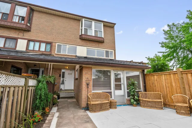 260 John Garland Boulevard 224, Toronto, ON M9V 1N8 - Sale - W13725076