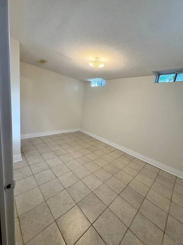 5834 Raftsman Cove BSMT, Mississauga, ON L5M 6N9 - Rent - W13725306