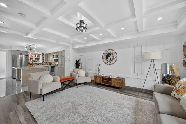 4975 Southampton Drive 244, Mississauga, ON L5M 8E1 - Sale - W13725506