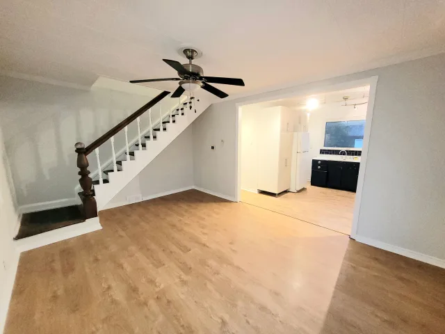 22 Fairfield Avenue Coachhouse, Toronto, ON M8V 2H9 - Rent - W13725774