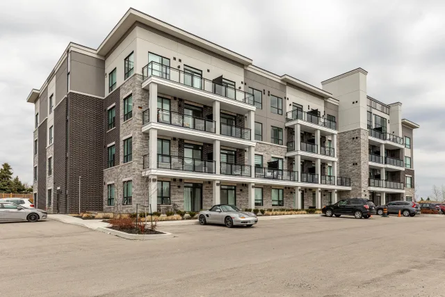 120 Springvalley Crescent 208, Hamilton, ON L9C 0G2 - Sale - X13040308