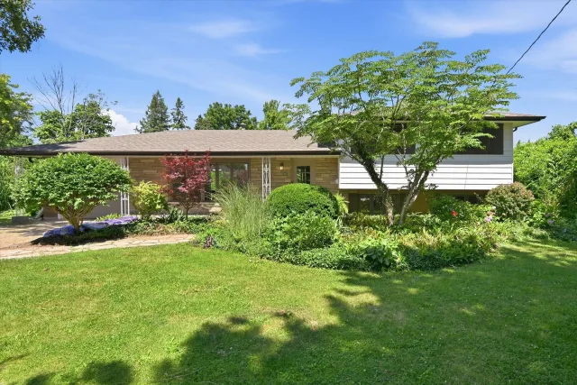 34 Christopher Drive, Hamilton, ON L9B 1G7 - Sale - X13624988