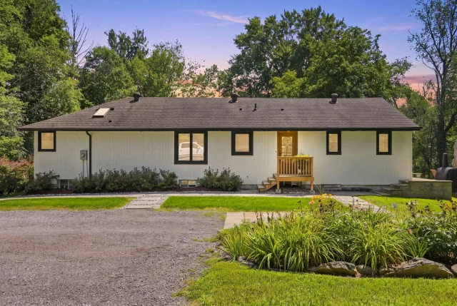 1095 Governors Road, Hamilton, ON L9H 5E3 - Sale - X13625538